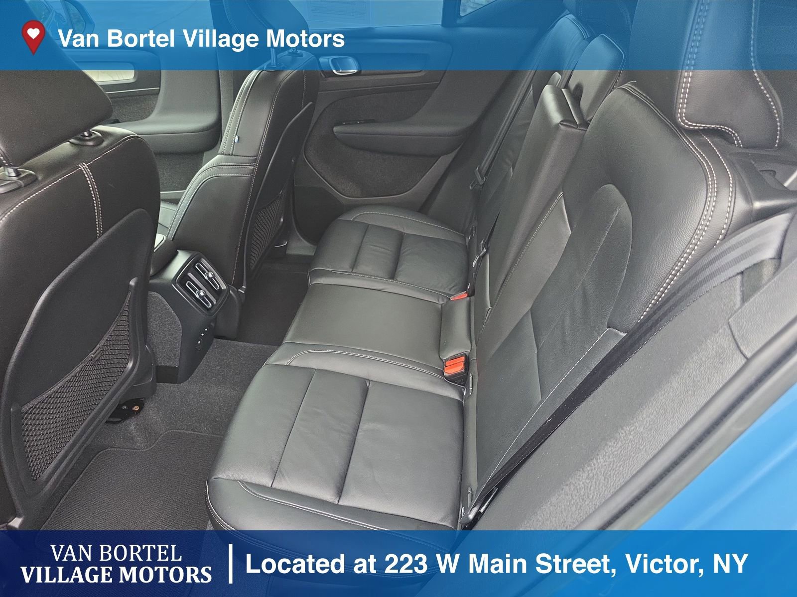 Used 2023 Volvo XC40 B5 Ultimate image 25