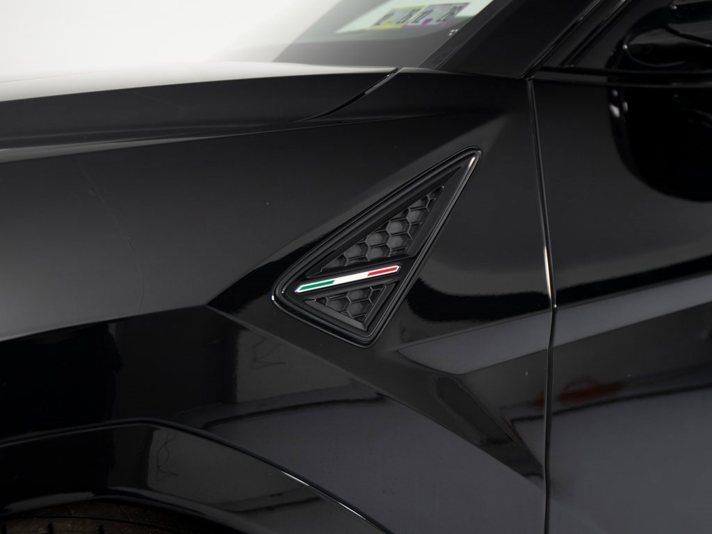 Used 2022 Lamborghini Urus image 37