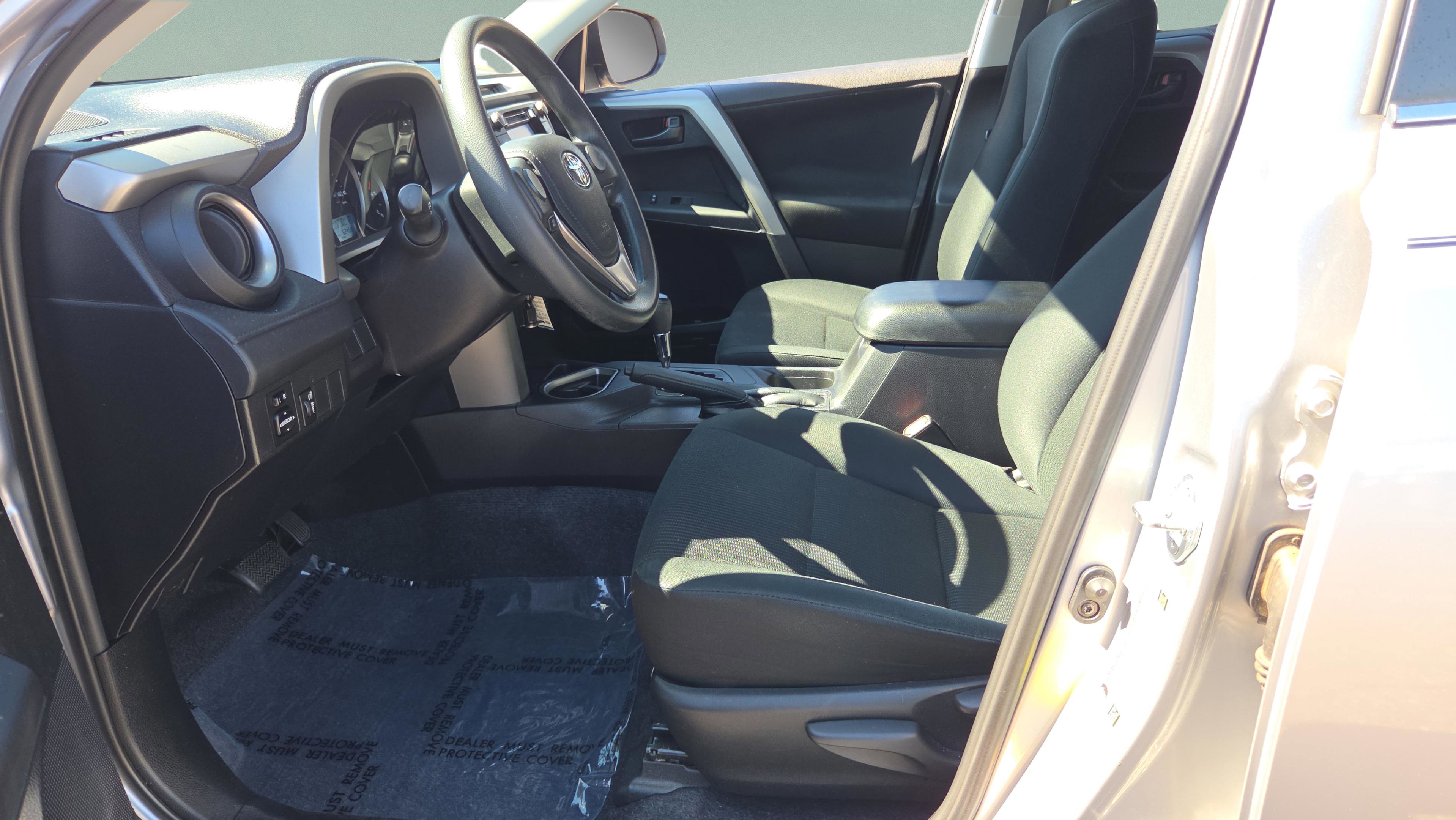 Used 2016 Toyota RAV4 LE image 12