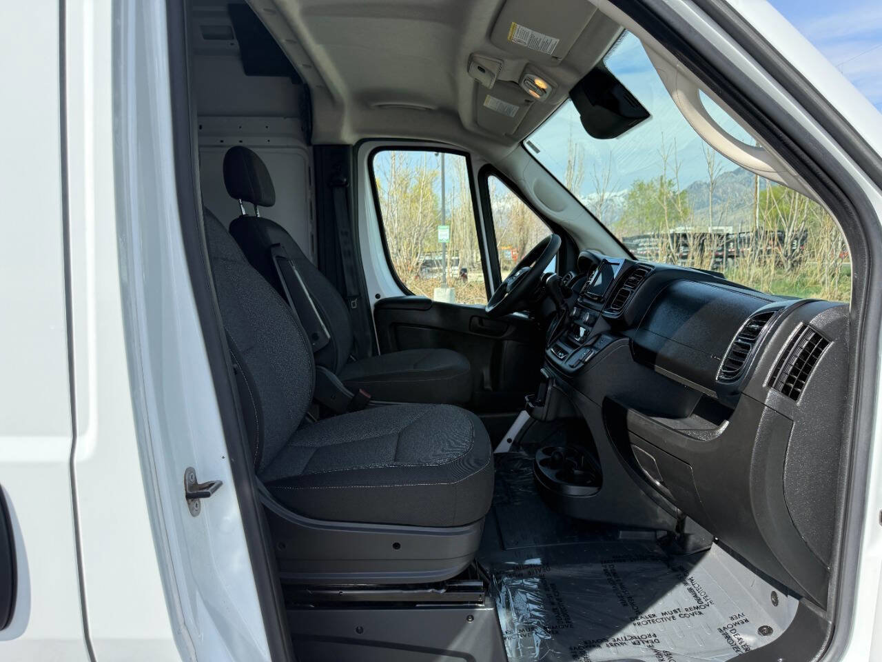 Used 2025 RAM ProMaster 2500 w/ Convenience Group image 18