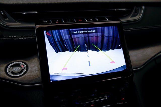 Used 2024 Jeep Grand Cherokee Limited image 28