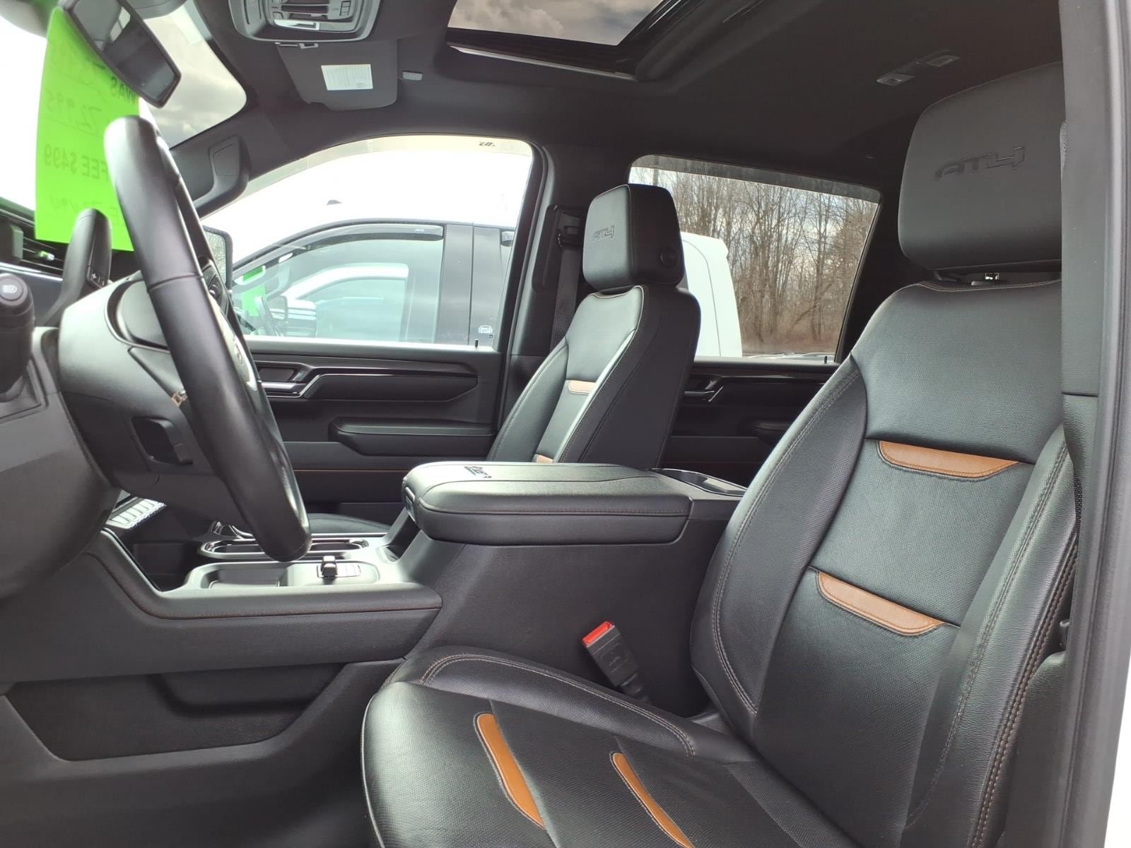 Used 2024 GMC Sierra 2500 AT4 w/ AT4 Preferred Package AWD/4WD image 7