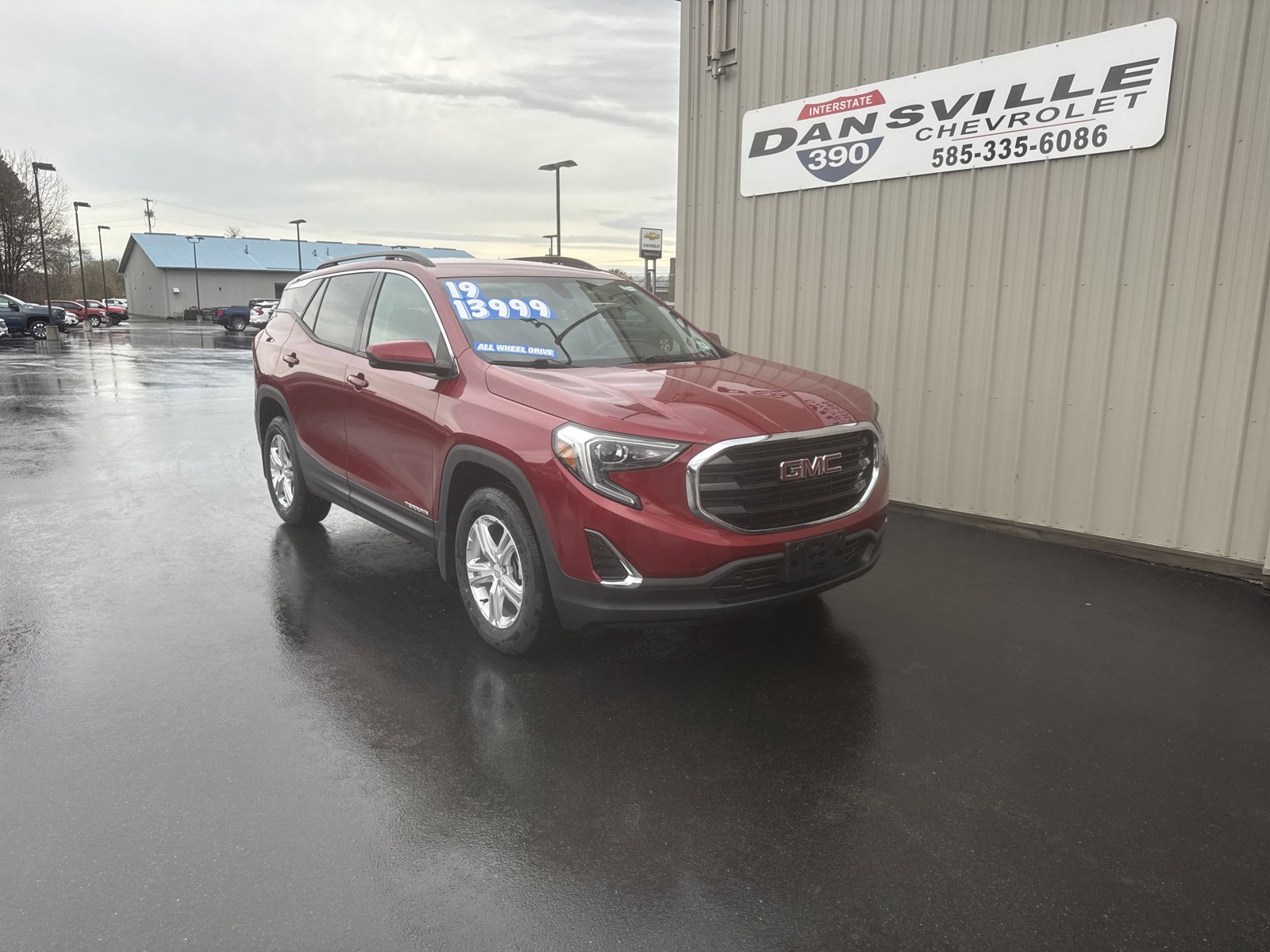 Used 2019 GMC Terrain SLE w/ Driver Convenience Package image 1