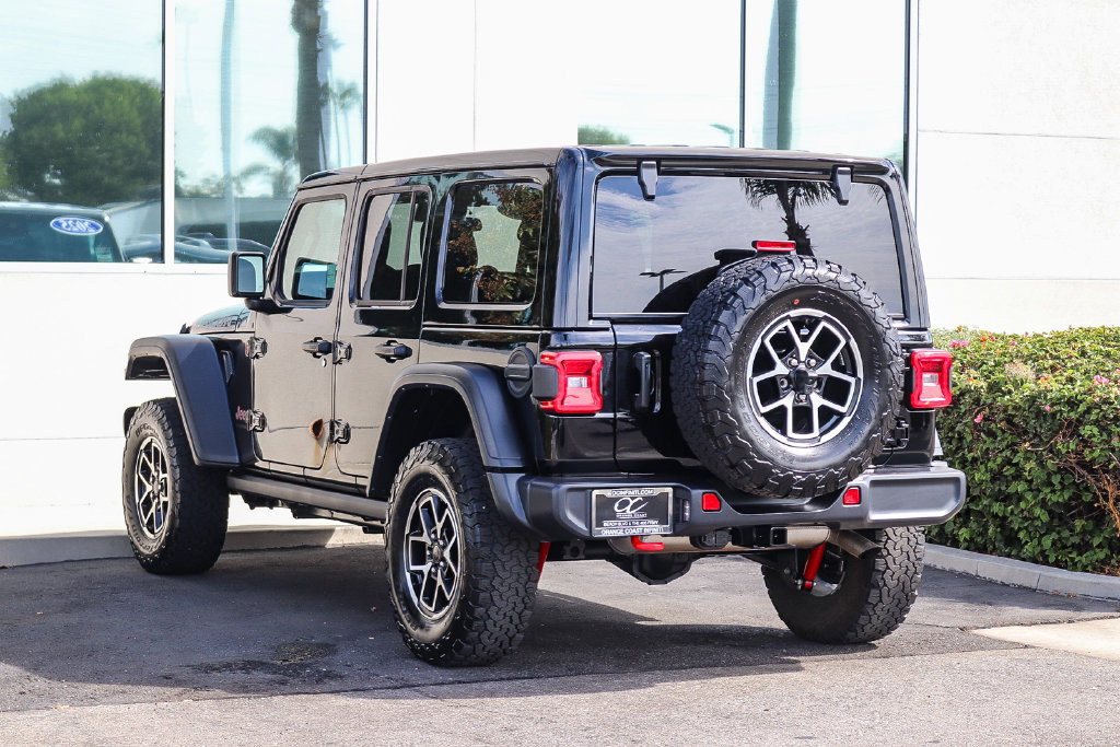 Used 2025 Jeep Wrangler Unlimited Rubicon AWD/4WD image 6
