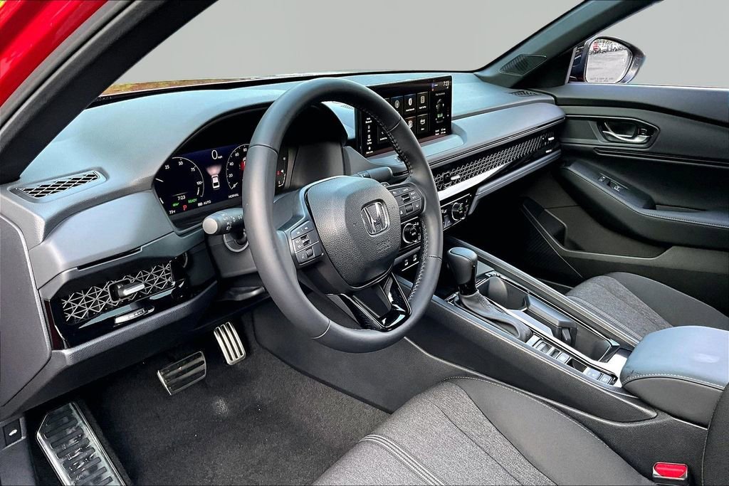 Used 2025 Honda Accord Sport image 12