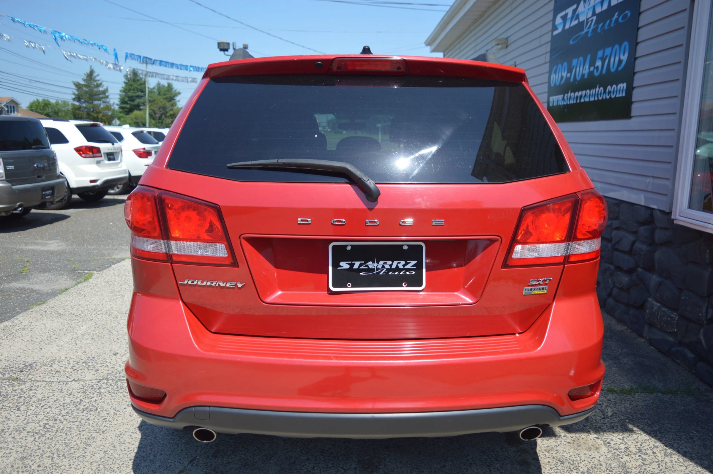 Used 2016 Dodge Journey SXT FWD image 4