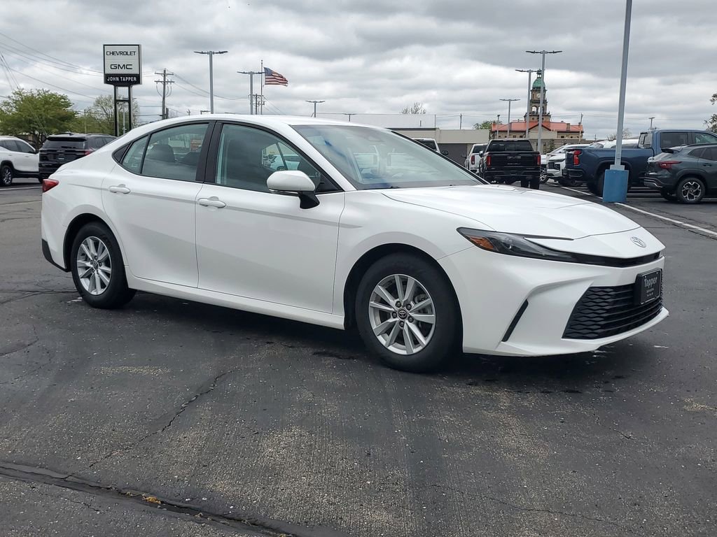 Used 2025 Toyota Camry LE FWD image 3