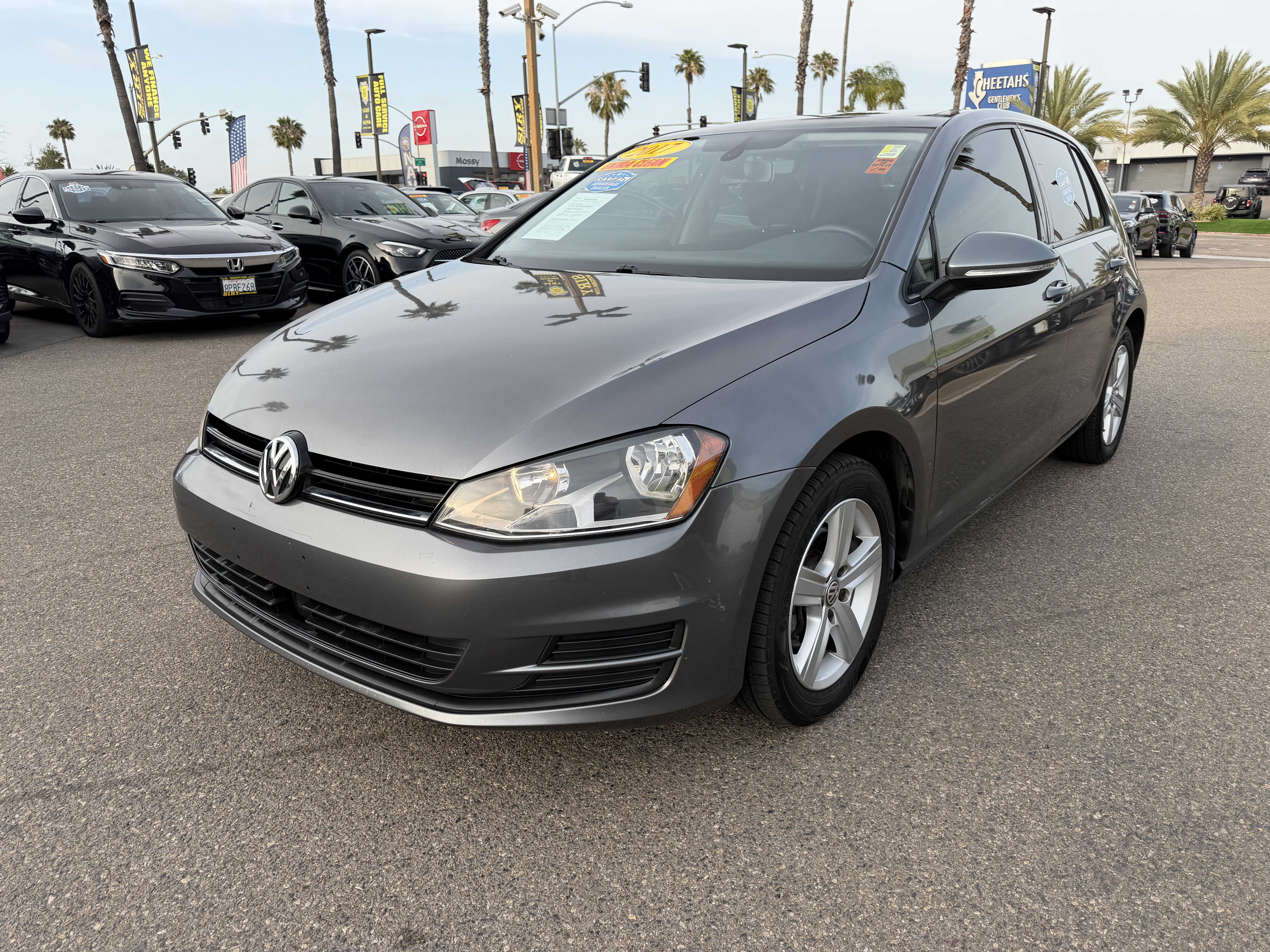 Used 2017 Volkswagen Golf Wolfsburg Edition FWD image 7