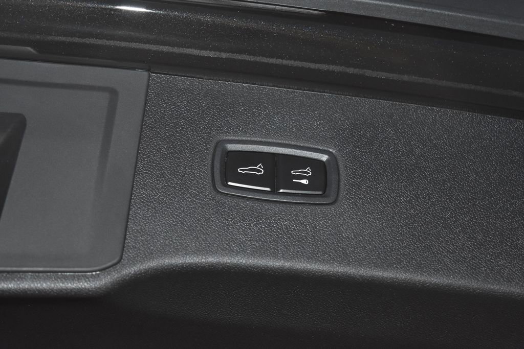 Certified 2025 Porsche Cayenne image 35