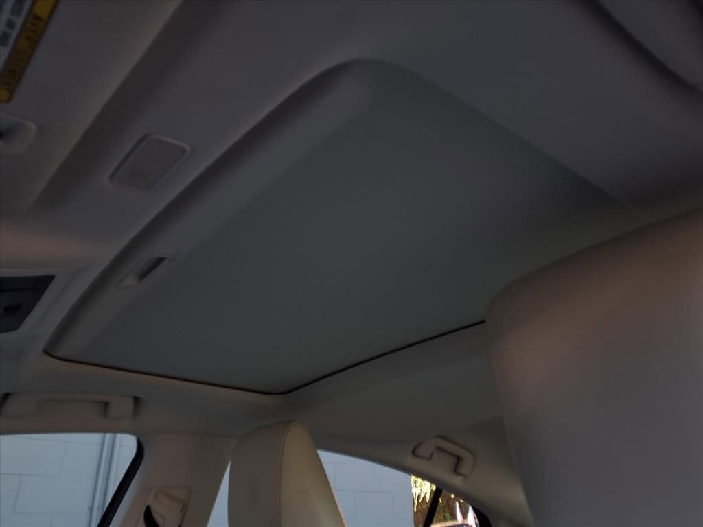 Used 2022 Lexus ES 300h w/ Premium Package image 17