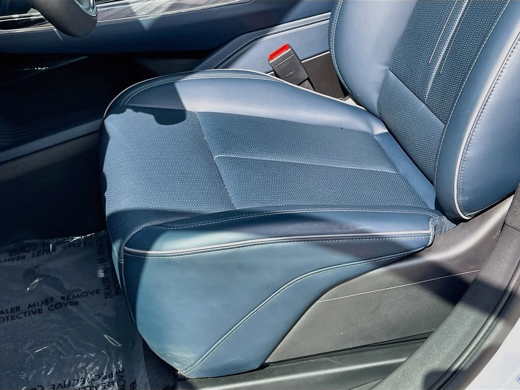 Certified 2025 Cadillac Escalade IQ Luxury 2 w/ LPO, Premium Carpet Package AWD/4WD image 13