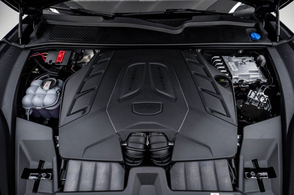 New 2026 Porsche Cayenne GTS AWD/4WD image 29