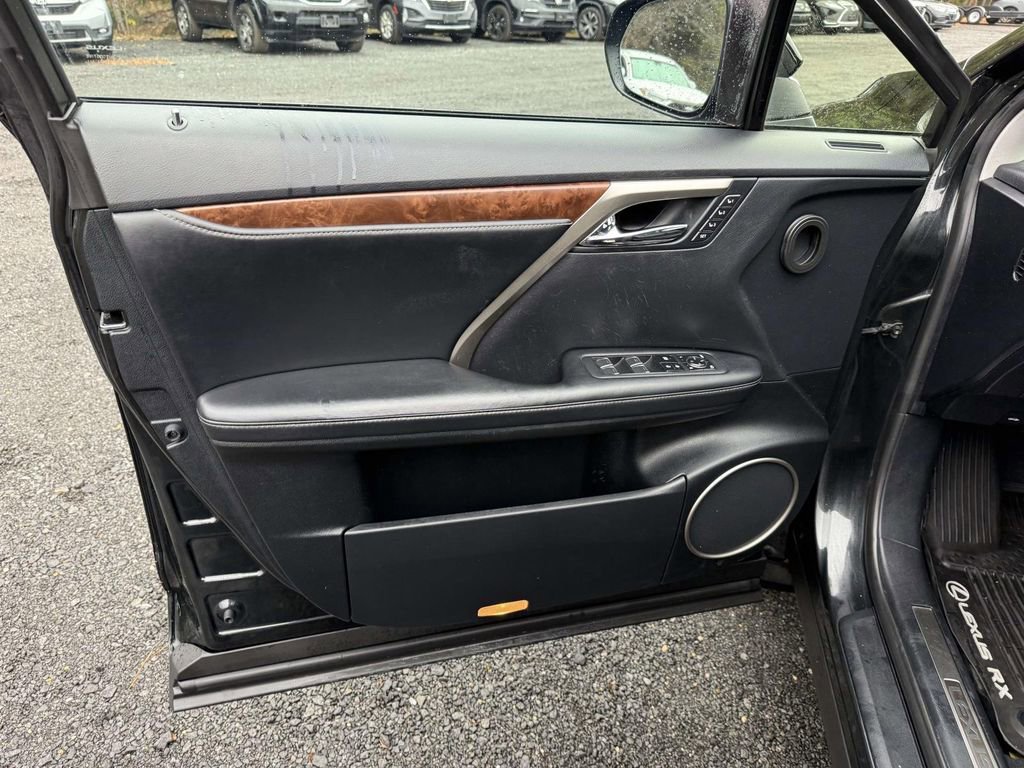 Used 2022 Lexus RX 350L Premium image 12