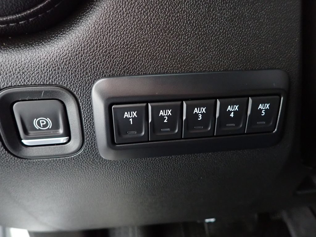 Used 2021 Chevrolet Silverado 3500 LT w/ All Star Edition AWD/4WD image 7