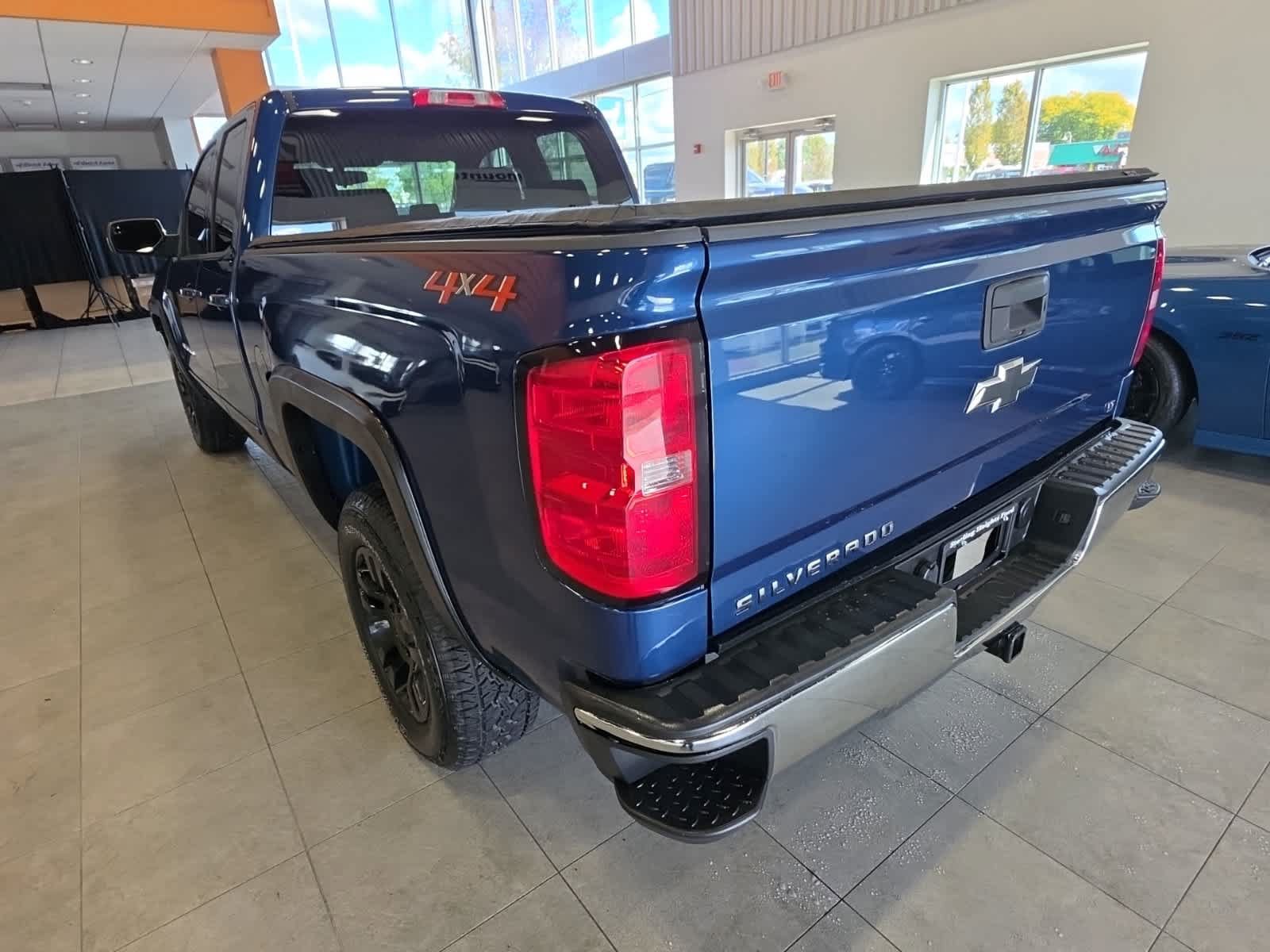 Used 2018 Chevrolet Silverado 1500 LT w/ All Star Edition AWD/4WD image 11