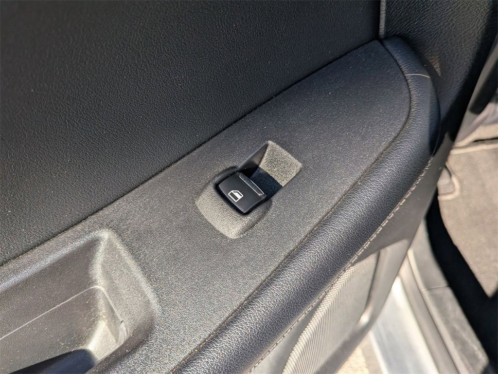 Used 2024 Ford Edge SEL image 27