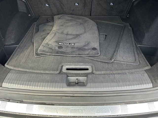 Certified 2021 Nissan Rogue SV AWD/4WD image 17