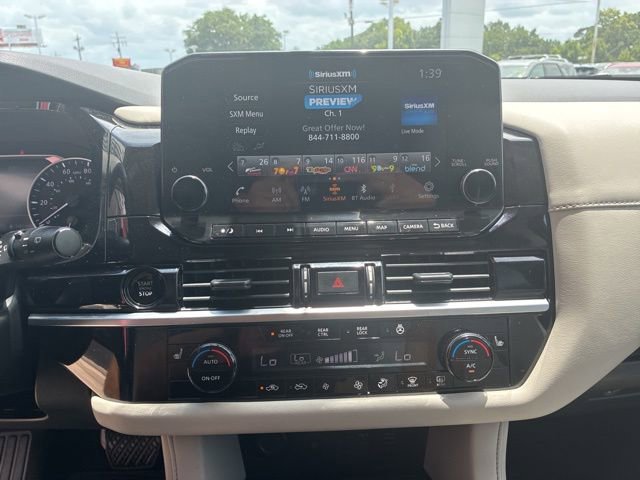 Used 2025 Nissan Pathfinder SL FWD image 24