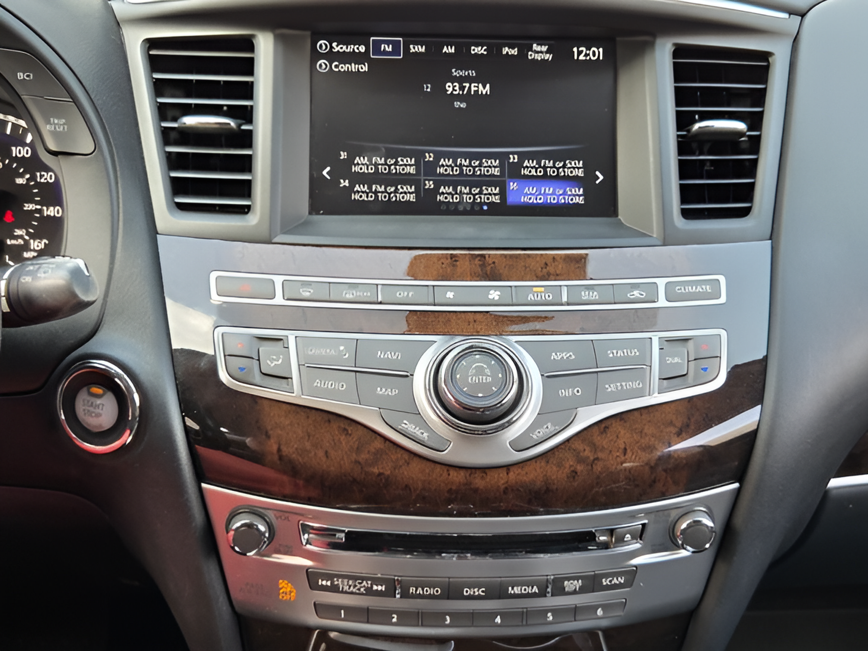 Used 2017 INFINITI QX60 FWD w/ Deluxe Technology Package image 19
