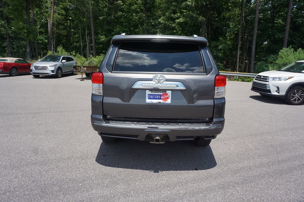 Used 2010 Toyota 4Runner SR5 AWD/4WD image 18
