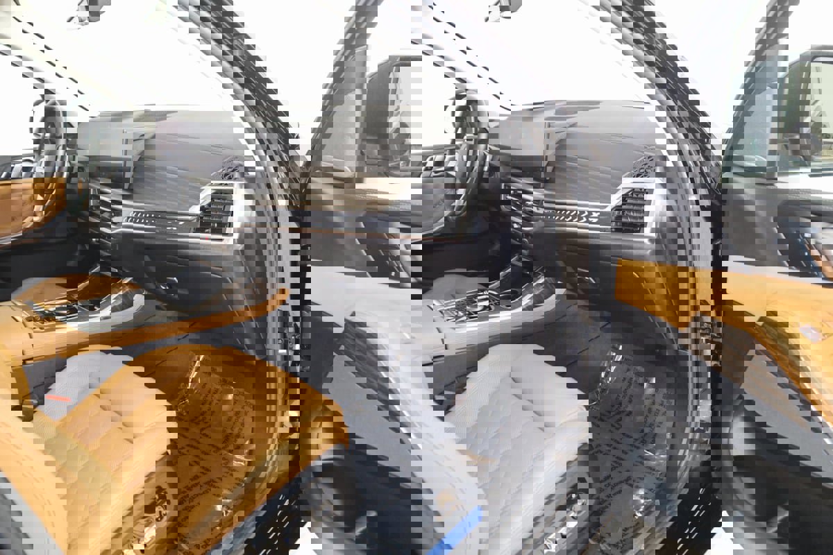 Used 2023 BMW X7 xDrive40i w/ Premium Package image 46