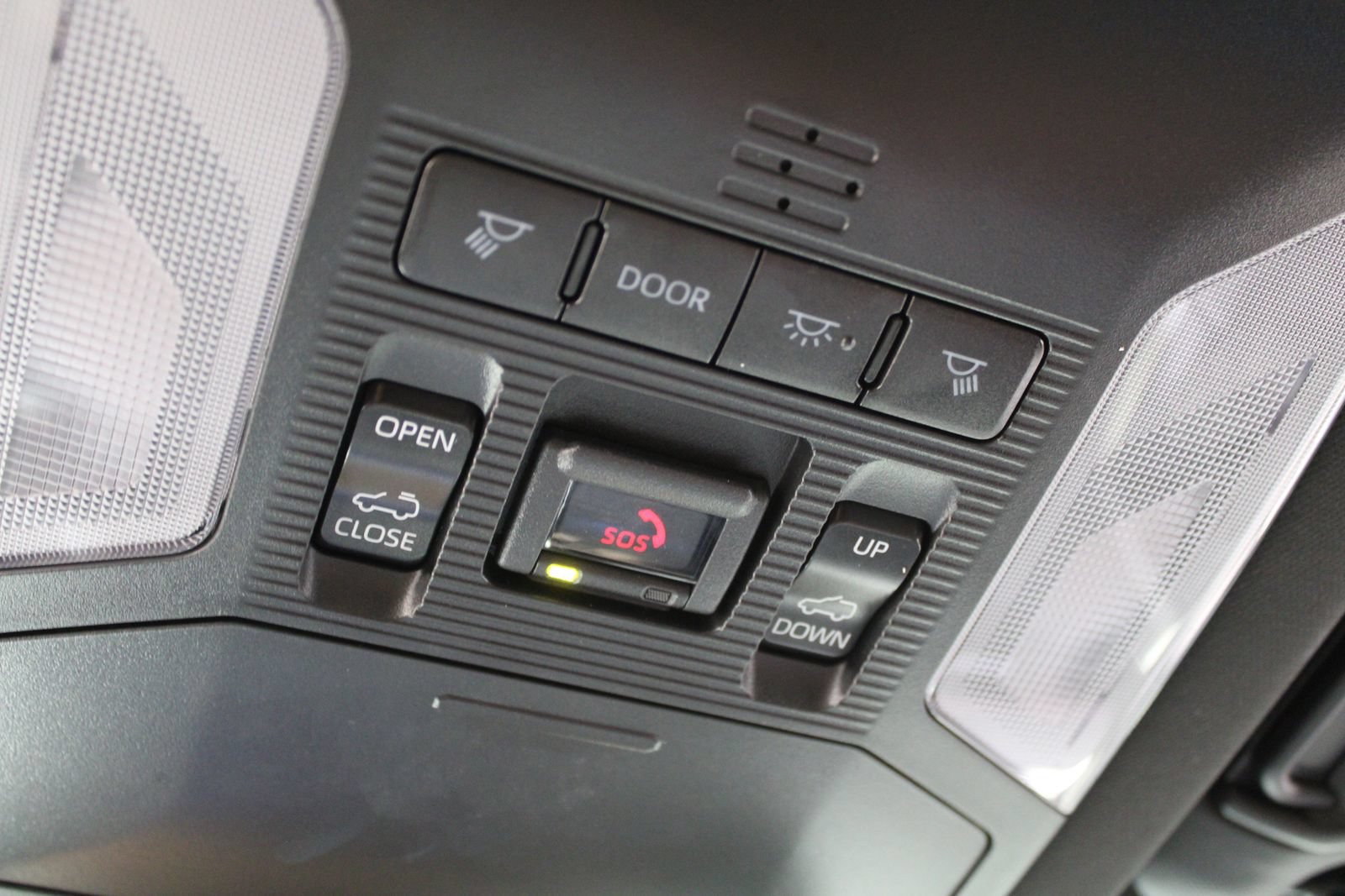 Used 2022 Toyota RAV4 XSE AWD/4WD image 36