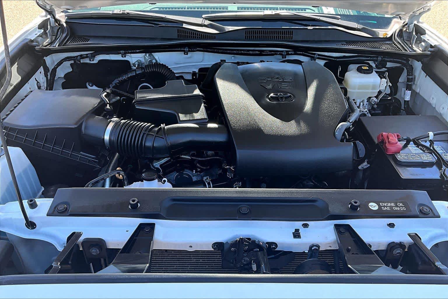 Certified 2019 Toyota Tacoma TRD Off-Road AWD/4WD image 31