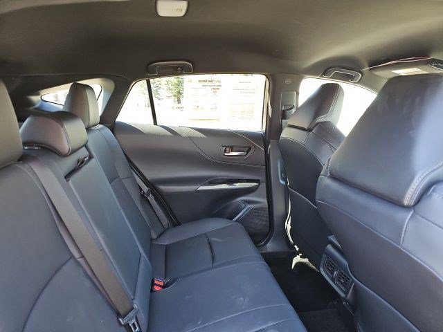 Used 2024 Toyota Venza XLE image 16