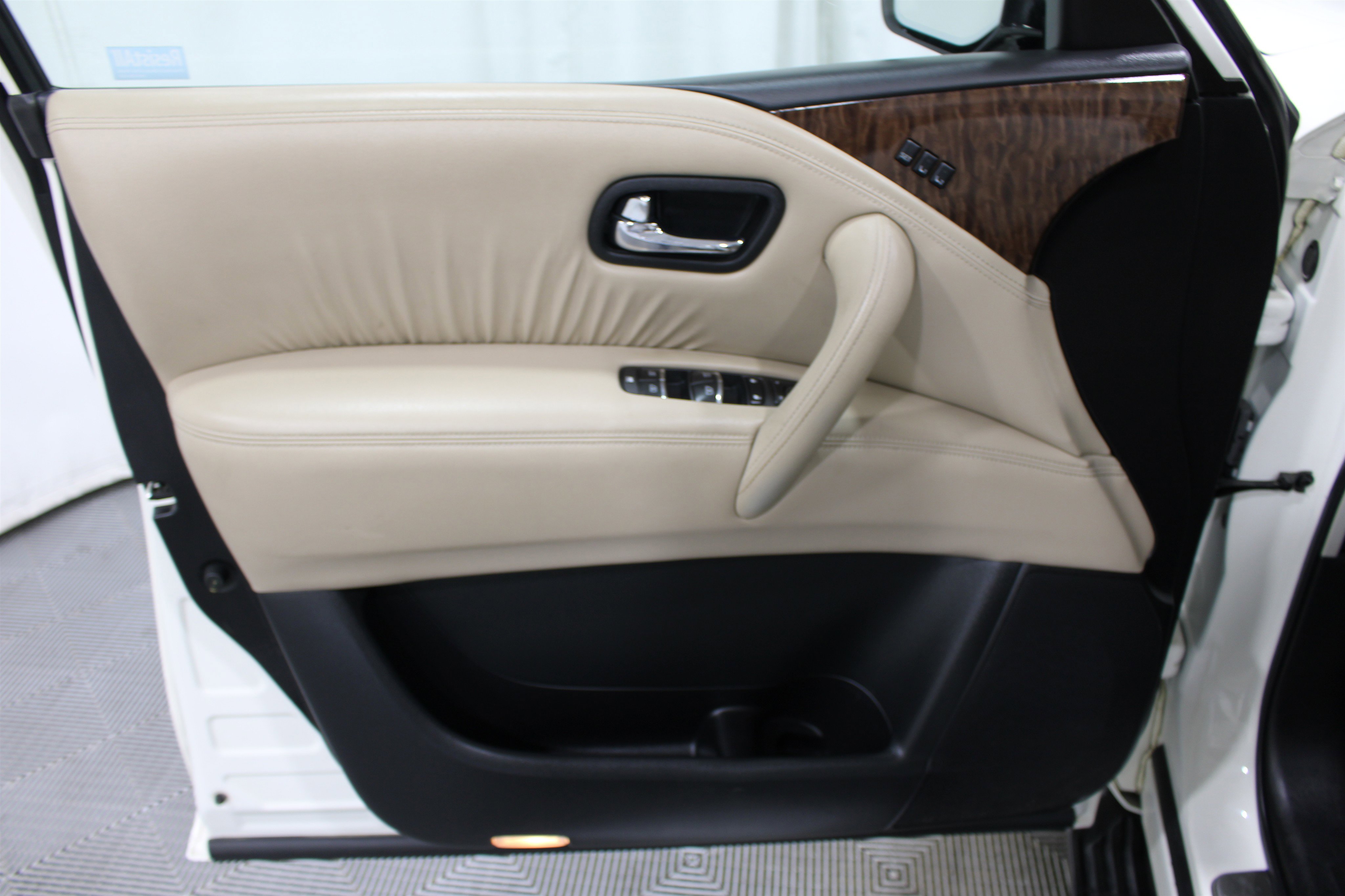 Used 2017 Nissan Armada Platinum w/ Captain Seat Package AWD/4WD image 6