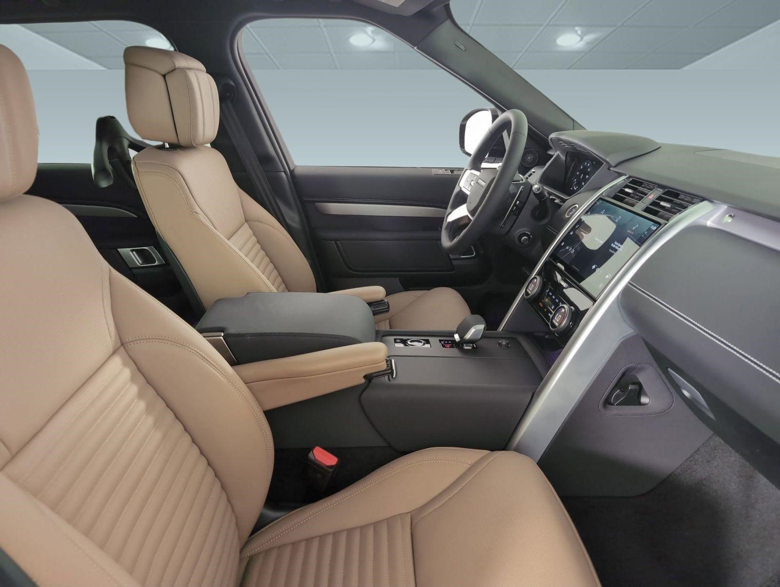 Certified 2025 Land Rover Discovery Dynamic SE AWD/4WD image 19