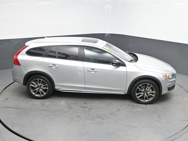 Used 2017 Volvo V60 T5 Cross Country w/ Convenience Package AWD/4WD image 31
