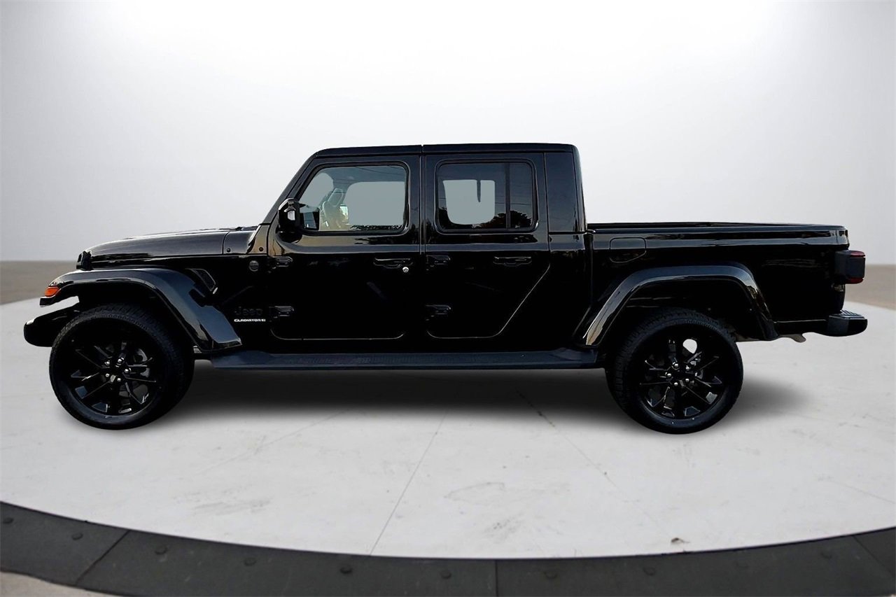 Certified 2023 Jeep Gladiator Overland image 5