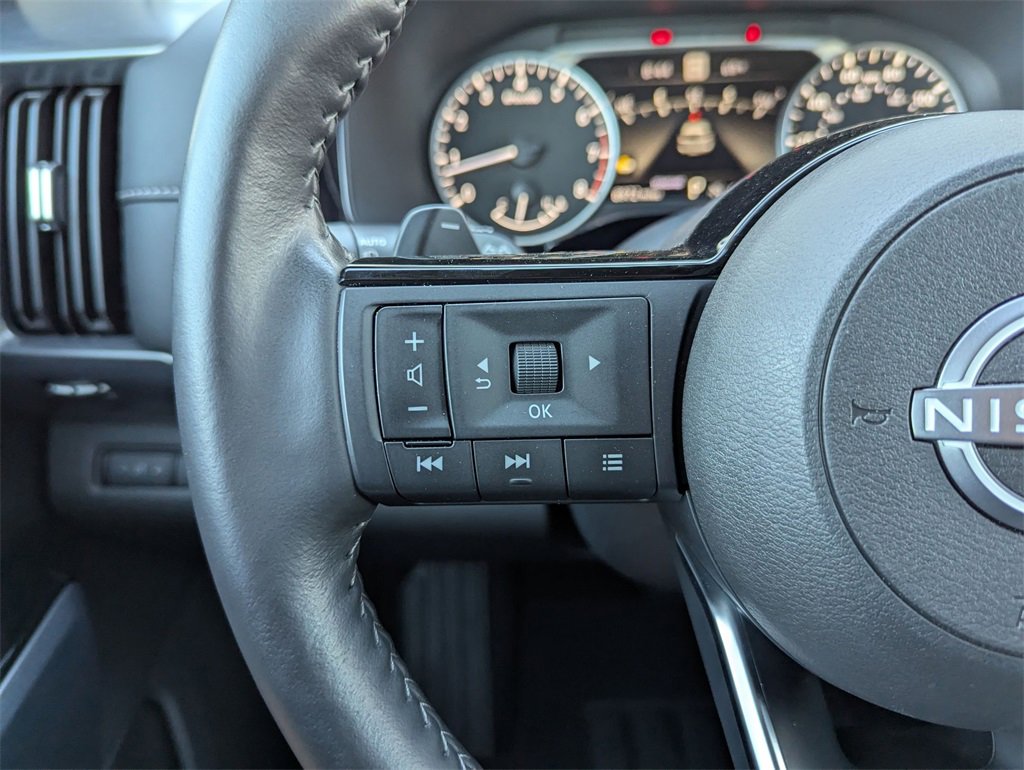 Used 2024 Nissan Pathfinder SL w/ SL Premium Package image 21