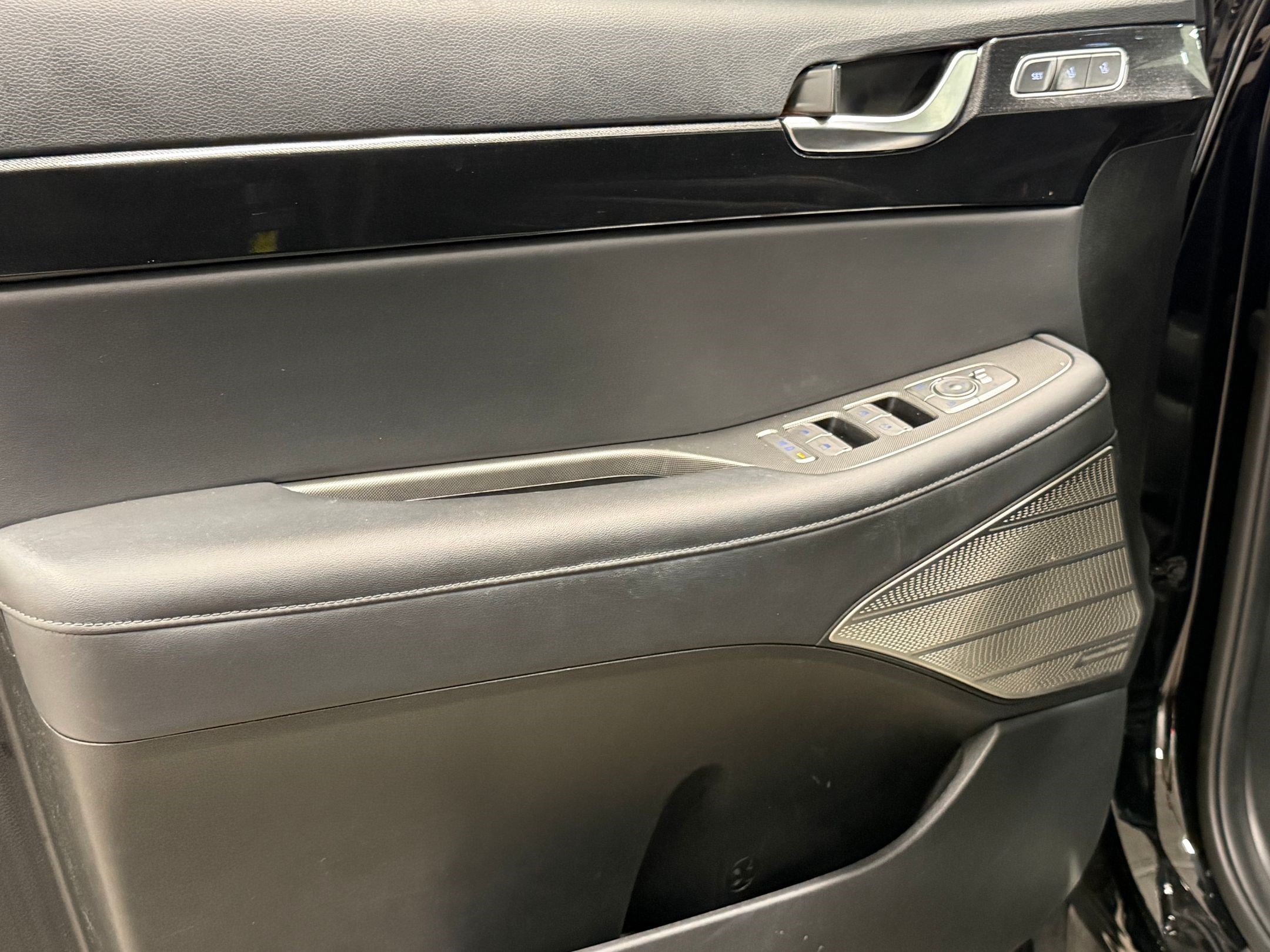 Used 2021 Hyundai Palisade Limited FWD image 14