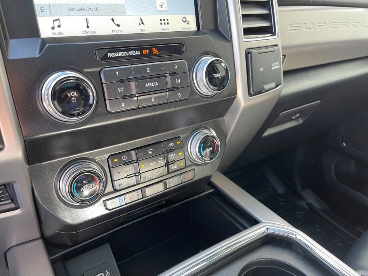 Used 2019 Ford F350 Platinum w/ Platinum Ultimate Package AWD/4WD image 21