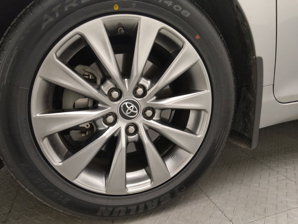 Used 2015 Toyota Camry XLE image 31