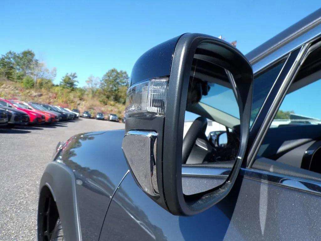 Used 2025 Subaru Outback Premium image 23