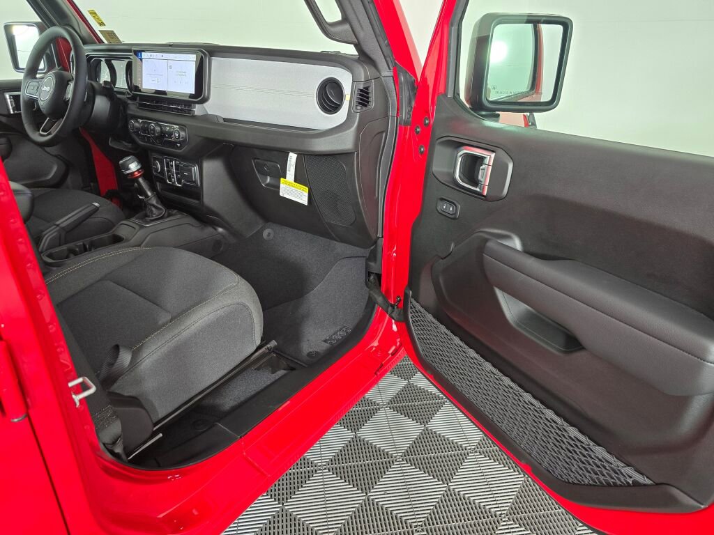 Used 2025 Jeep Wrangler Sport S image 43
