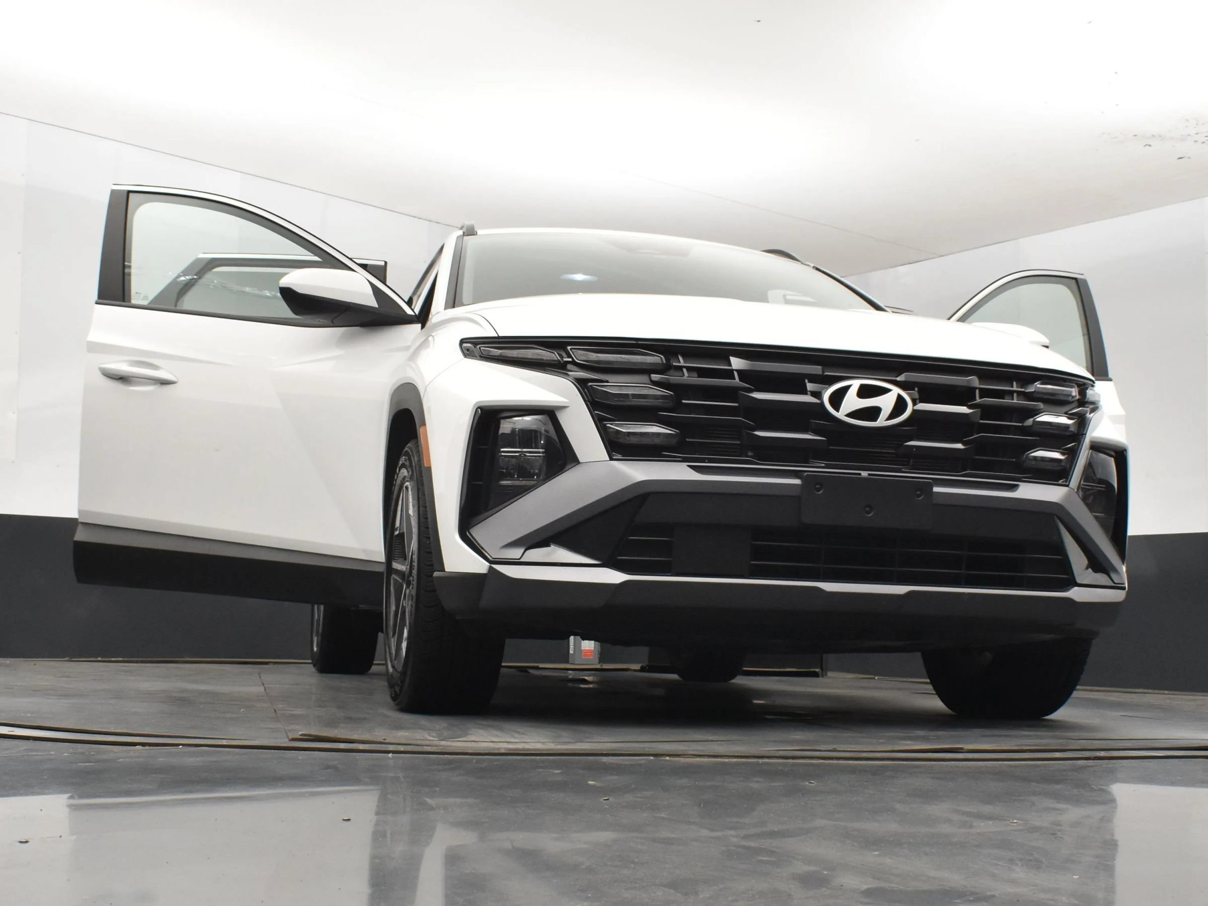 Used 2025 Hyundai Tucson SEL FWD image 8