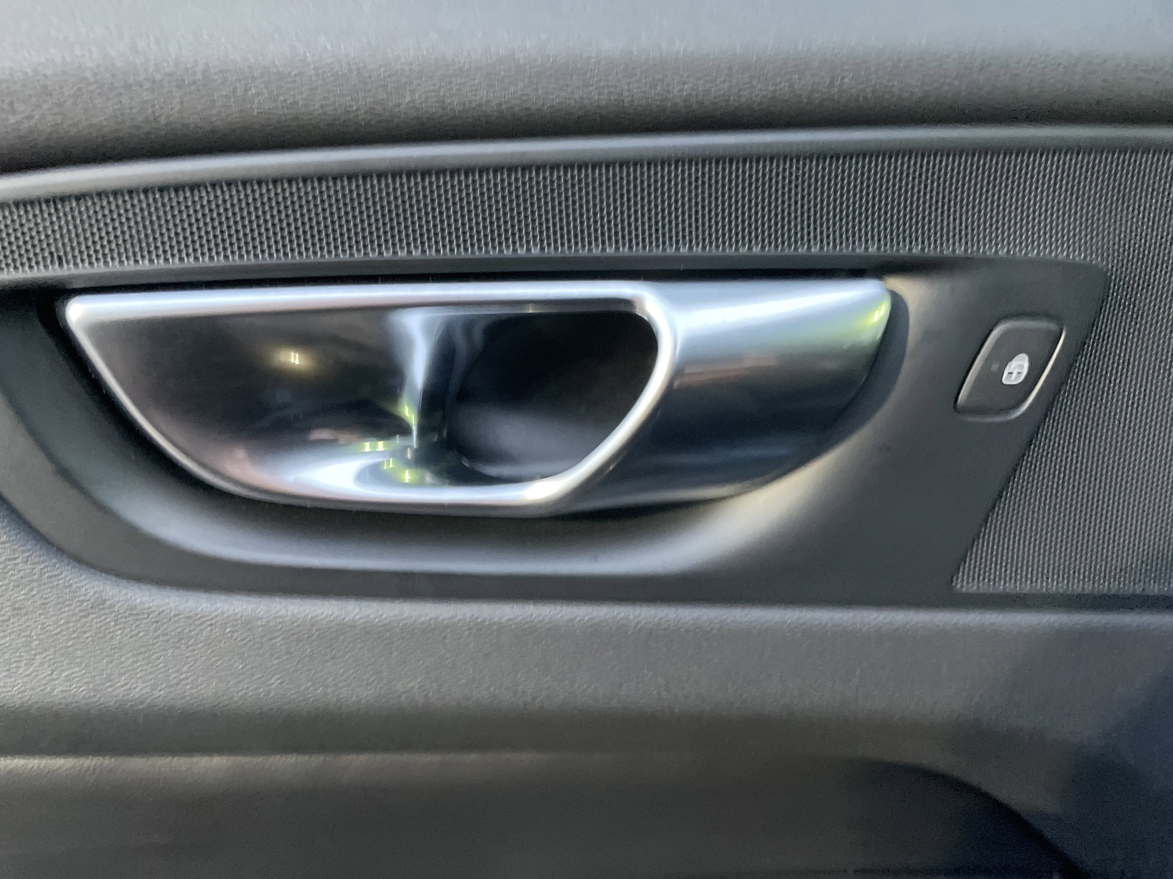 Used 2025 Volvo XC60 B5 Plus image 31