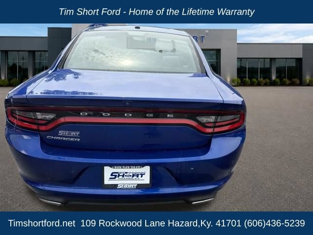 Used 2020 Dodge Charger SXT w/ Leather Interior Group RWD image 9