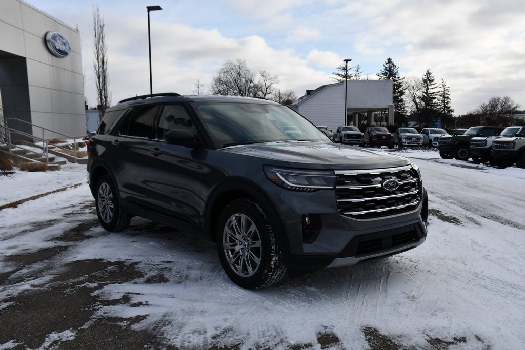 Used 2026 Ford Explorer Active w/ Active Comfort Package AWD/4WD image 9