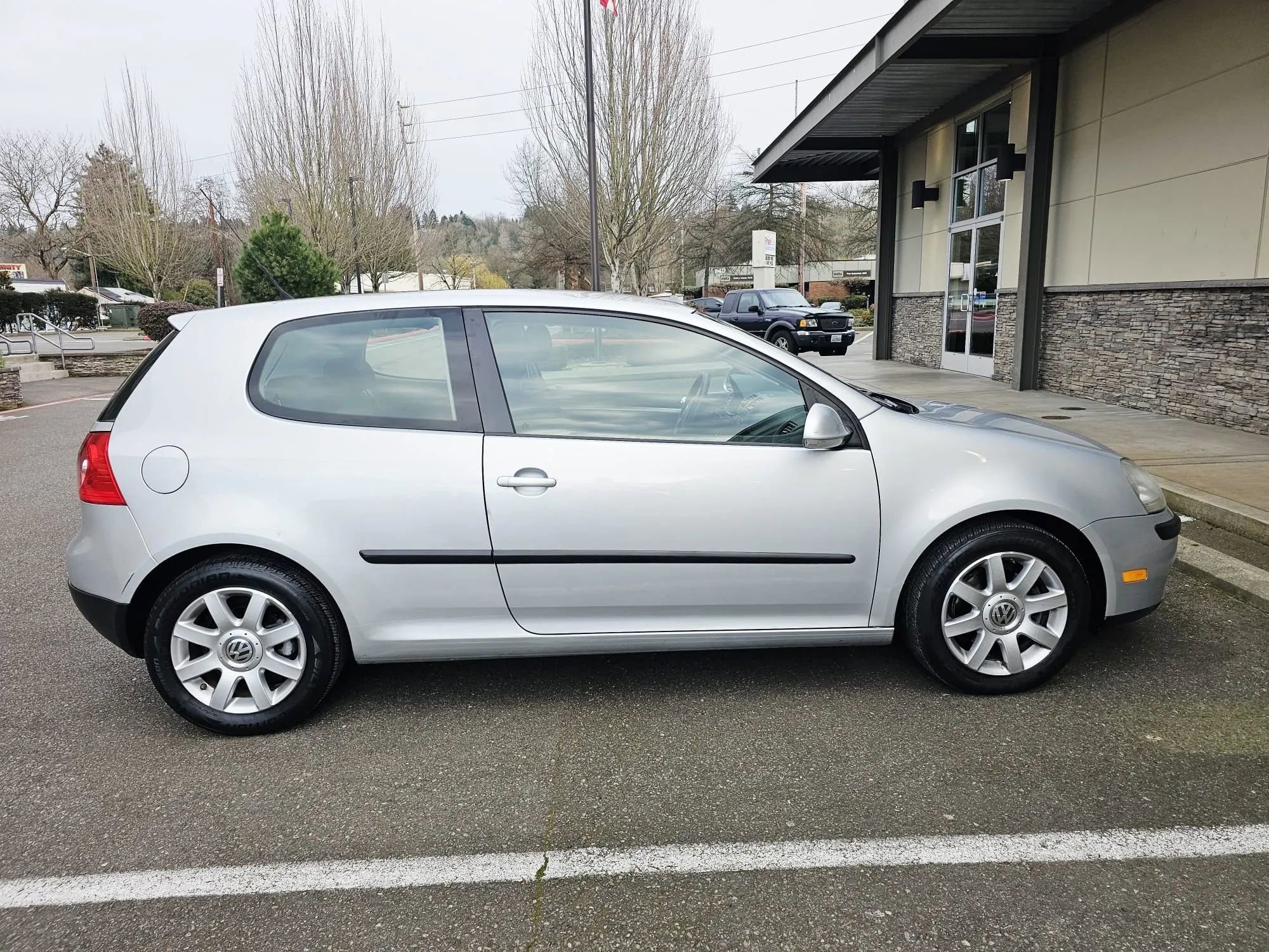 Used 2008 Volkswagen Rabbit S image 6