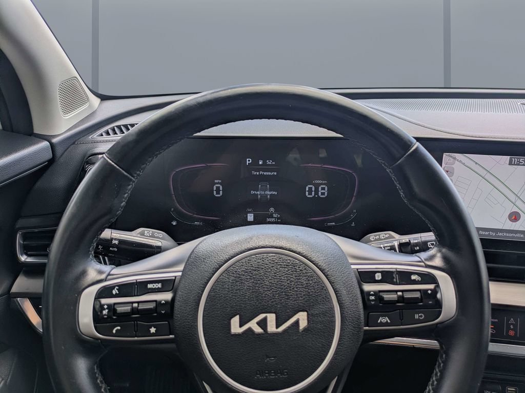 Used 2024 Kia Sportage EX FWD image 29