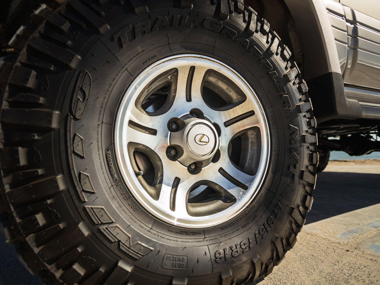 Used 1997 Lexus LX 450 4WD image 28