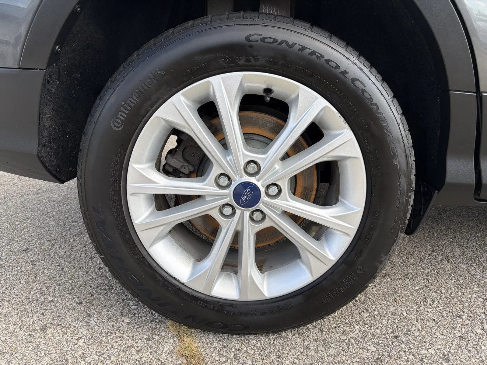 Used 2018 Ford Escape SE w/ SE Sync 3 Package AWD/4WD image 9