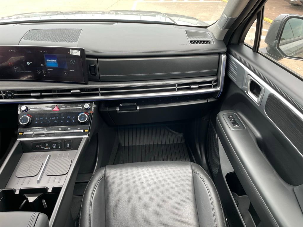 Used 2025 Hyundai Santa Fe Limited FWD image 16