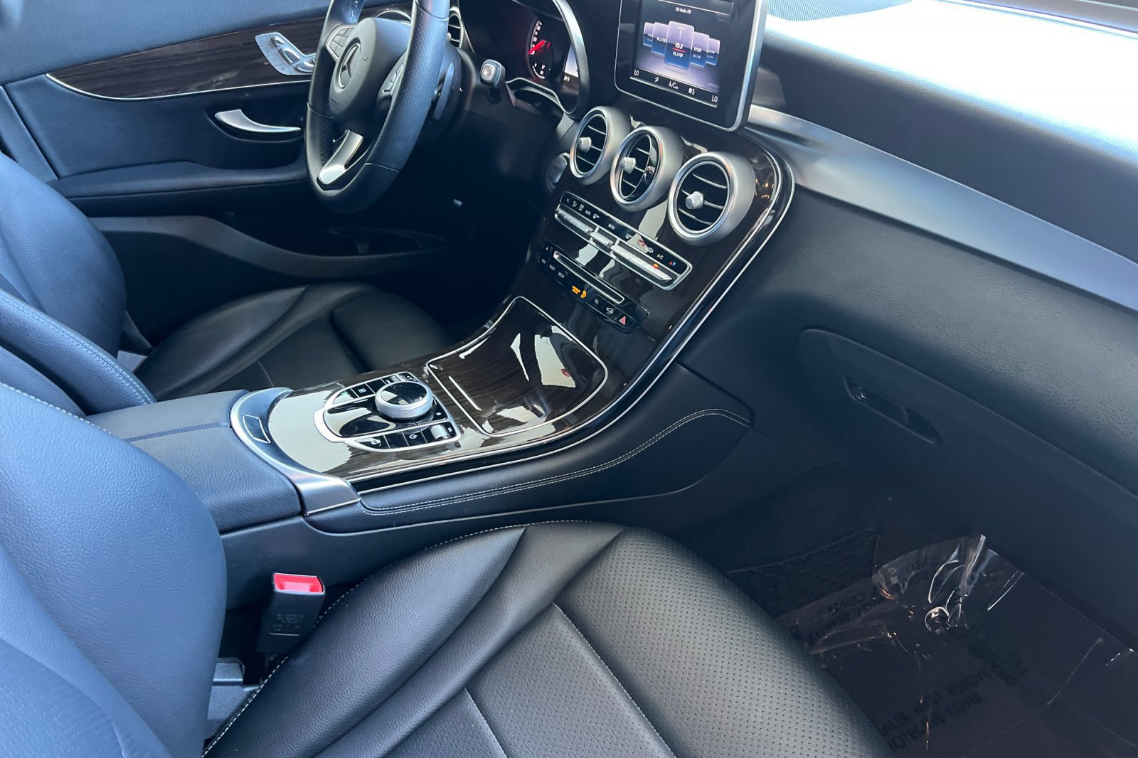 Used 2018 Mercedes-Benz GLC 300 image 17