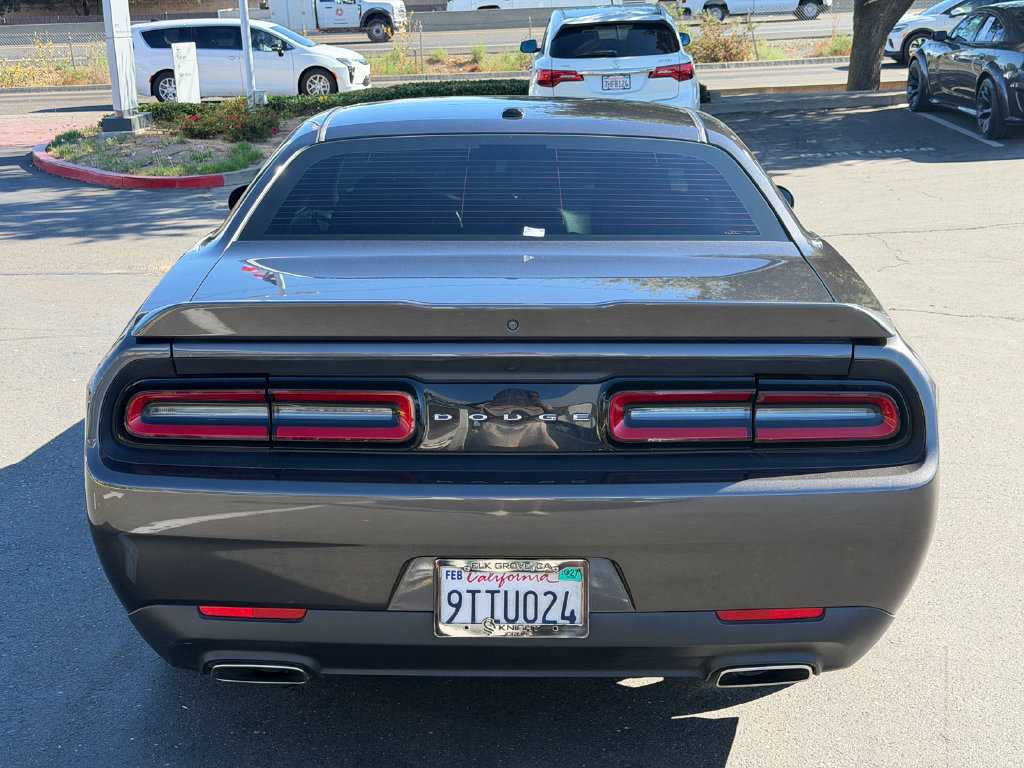 Used 2019 Dodge Challenger SXT RWD image 9