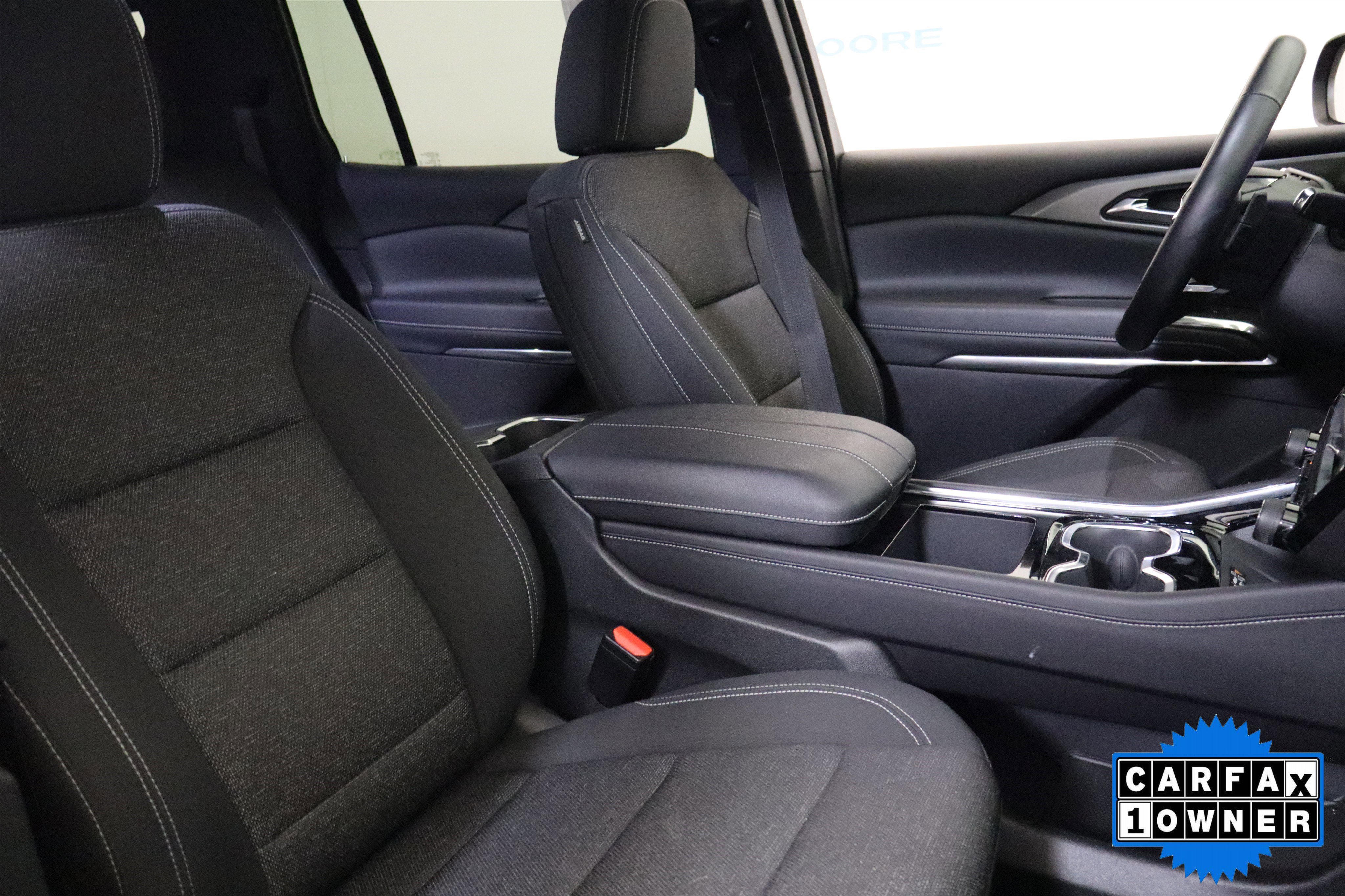 Used 2025 Chevrolet Traverse LT image 20